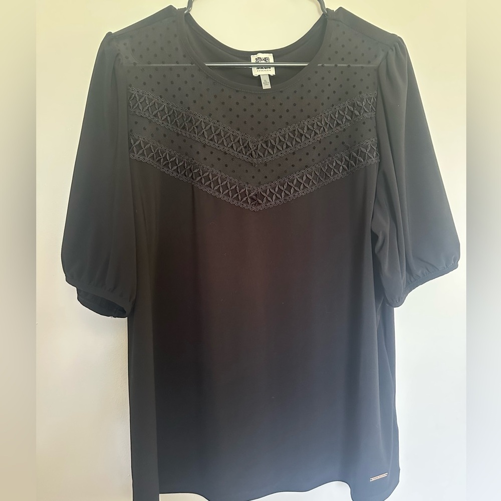 Anne Klein Black Blouse with Sophisticated Design
